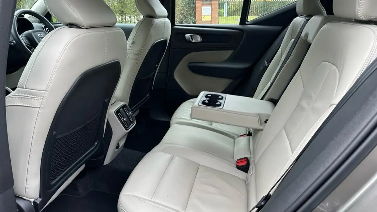 2021-volvo-xc40-15-t3-inscription-161bhp-auto-big-27