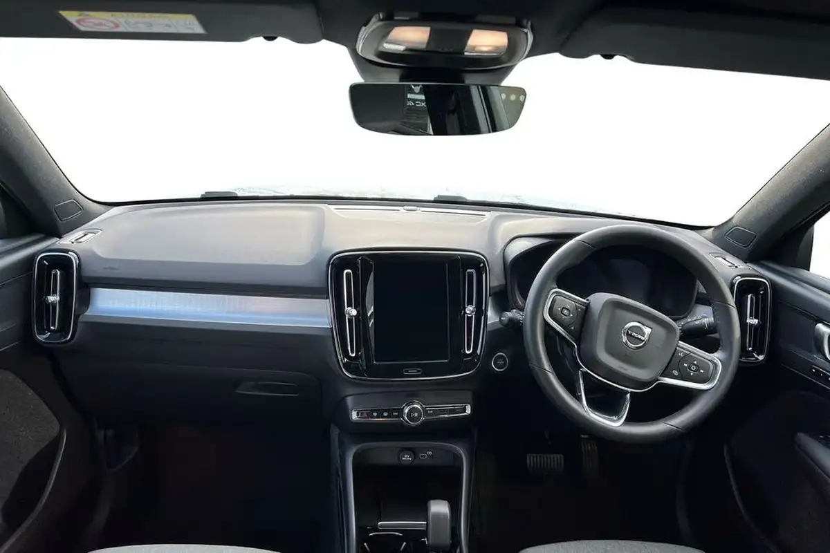 2024-volvo-xc40-20-b3-plus-big-5