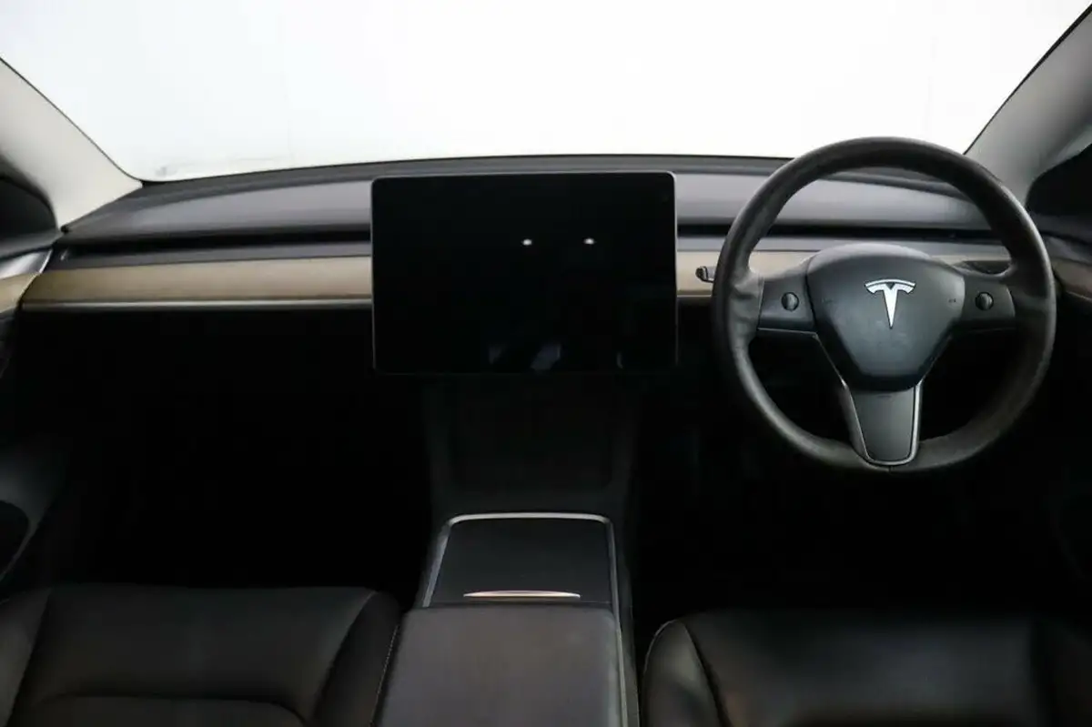 2021-tesla-model-3-e-standard-plus-big-7