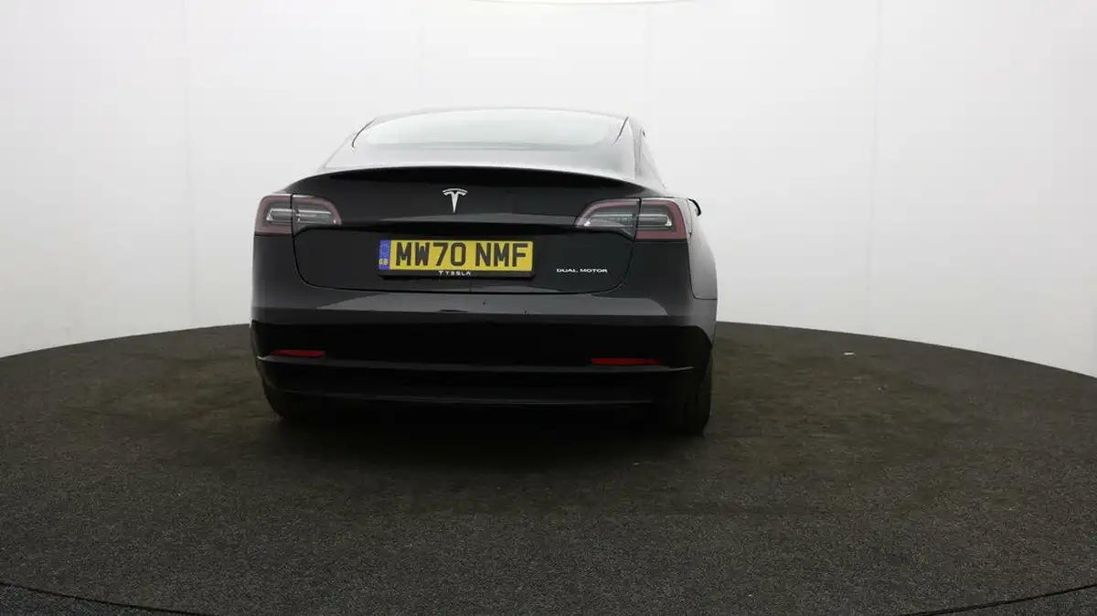 2020-tesla-model-3-e-long-range-big-64