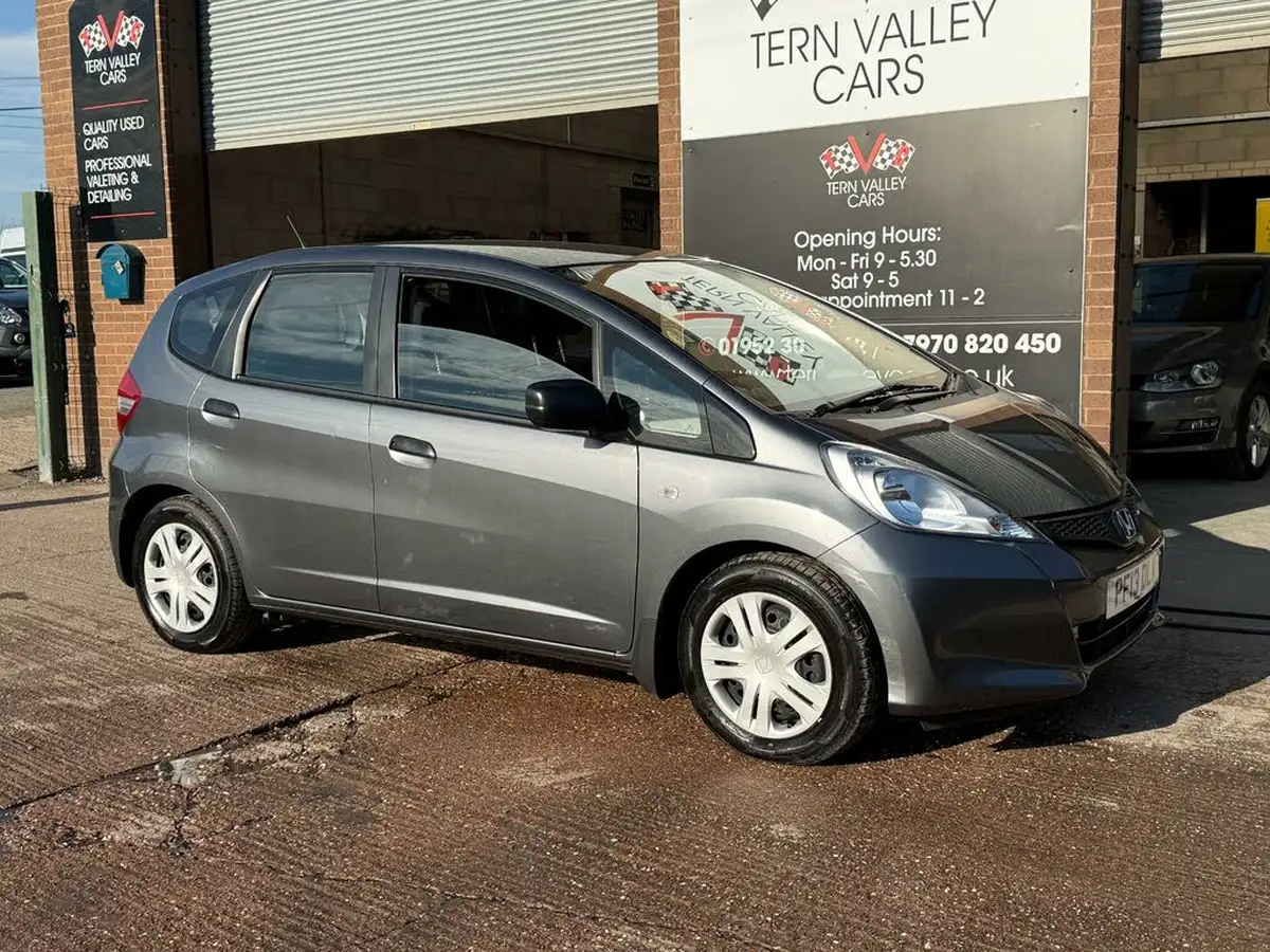 2013-honda-jazz-12-s-big-0