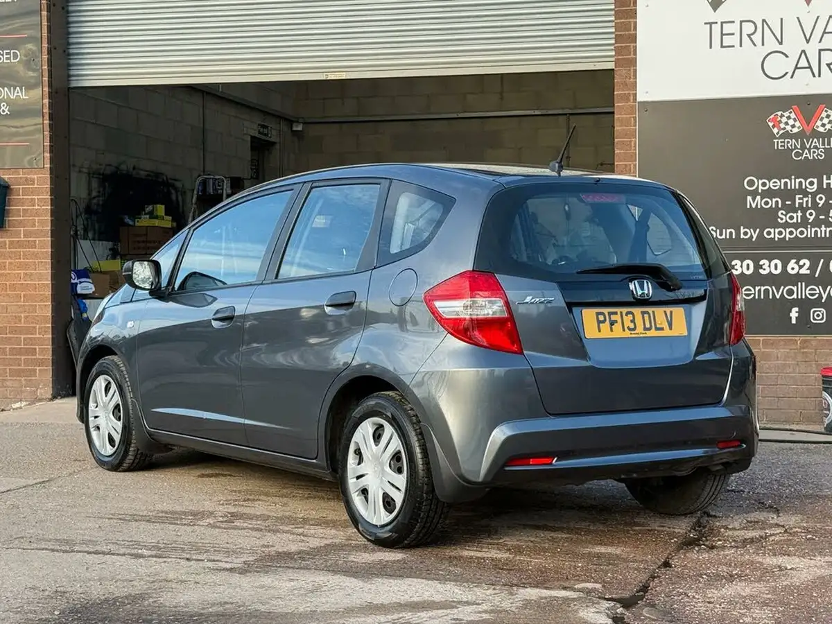 2013-honda-jazz-12-s-big-24