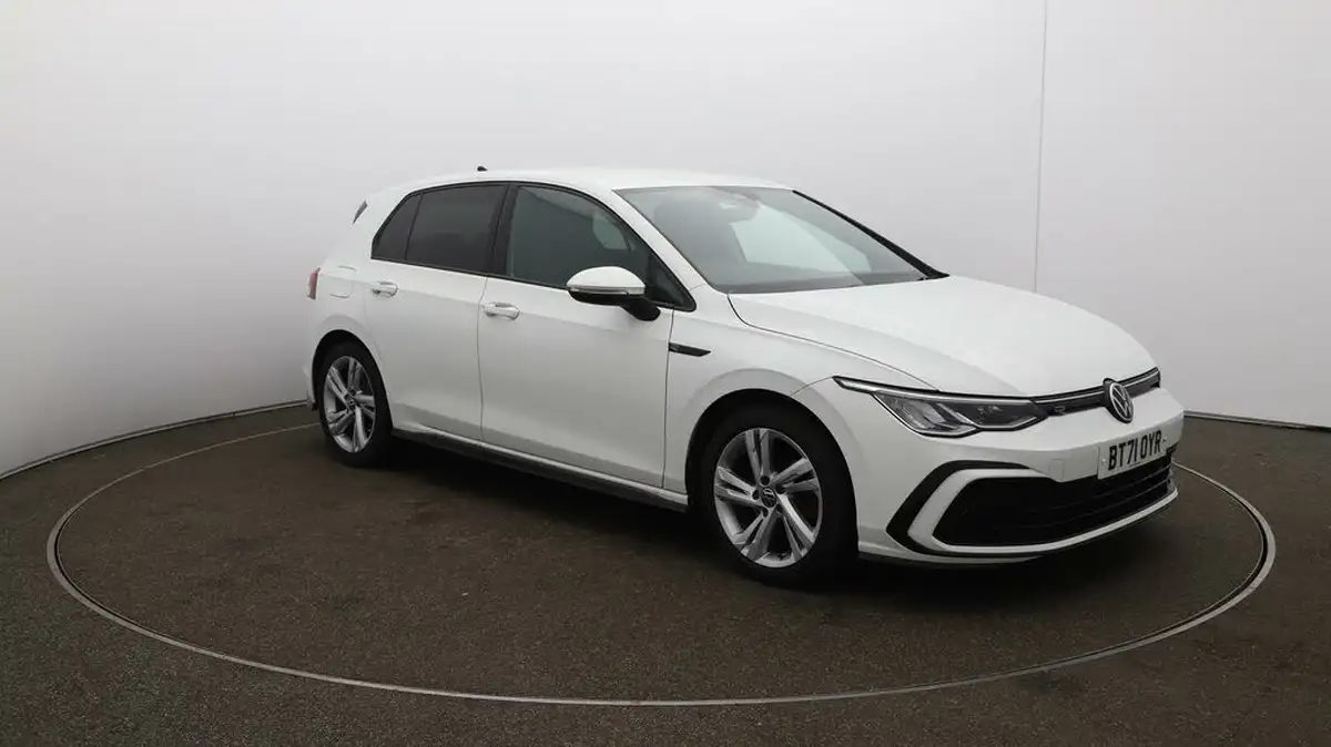 2021-volkswagen-golf-big-1