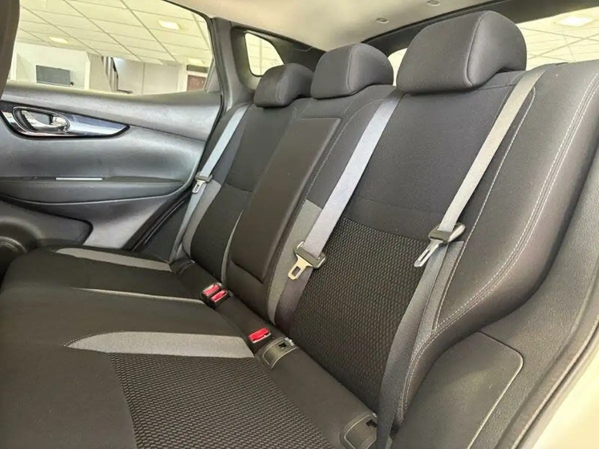 2019-nissan-qashqai-13-dig-t-acenta-premium-140ps-big-24