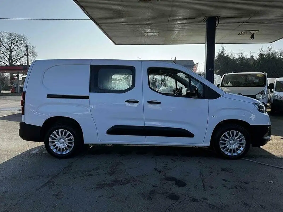 2022-toyota-proace-city-15d-icon-l2-big-24