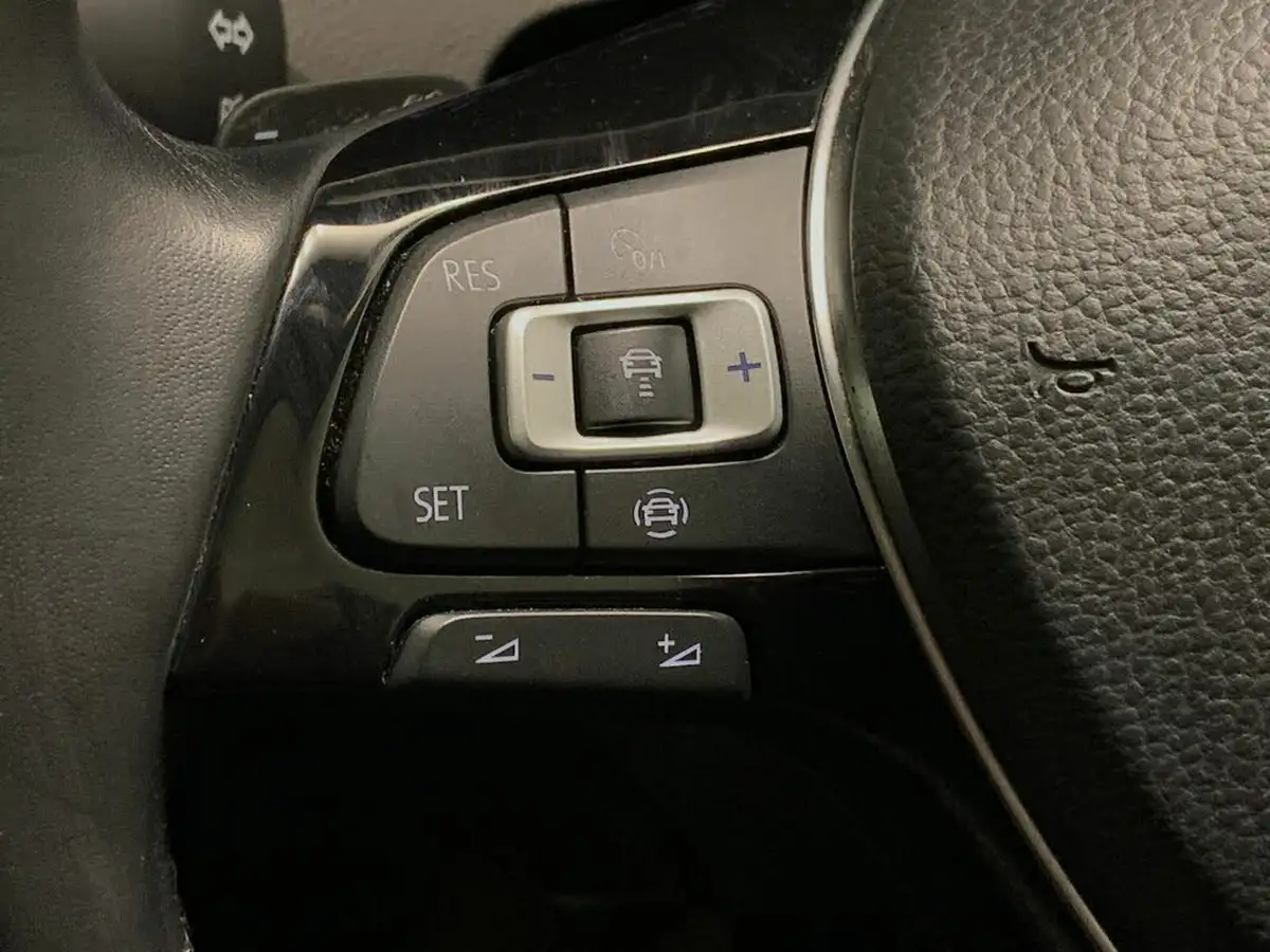 2018-volkswagen-passat-20tdi-gt-150ps-scr-estate-5d-dsg-big-18