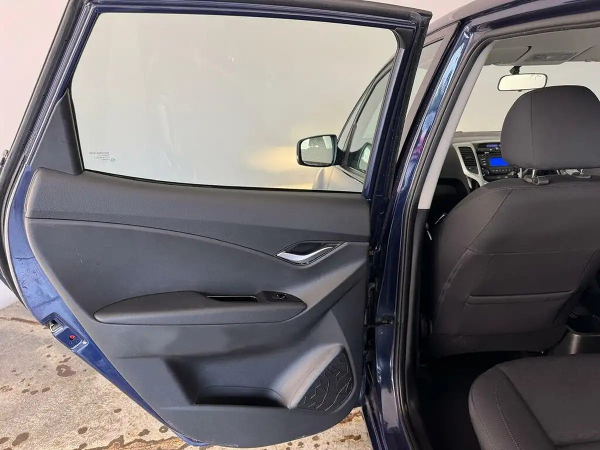 2019-hyundai-ix20-16-se-auto-big-12