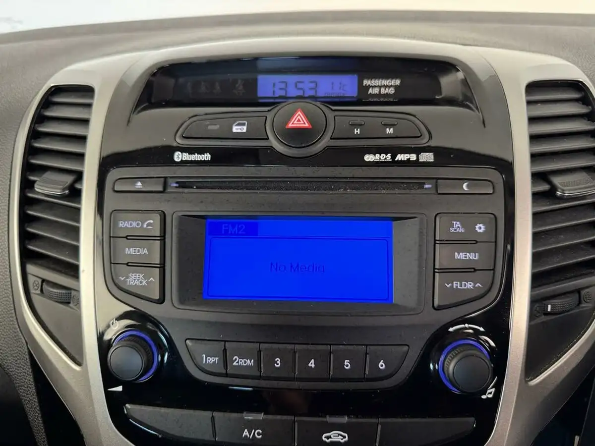 2019-hyundai-ix20-16-se-auto-big-40