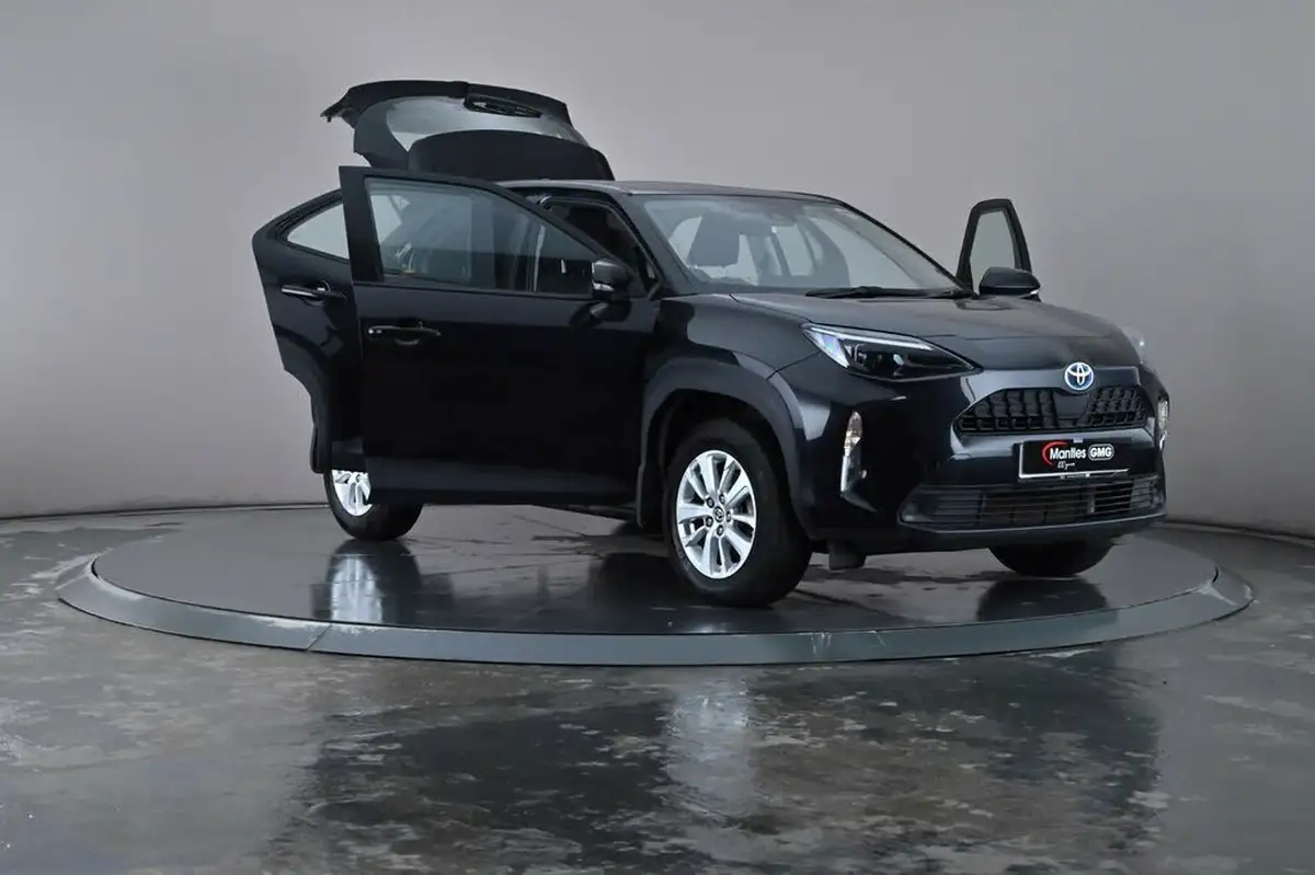 2023-toyota-yaris-cross-15-vvt-i-icon-big-32