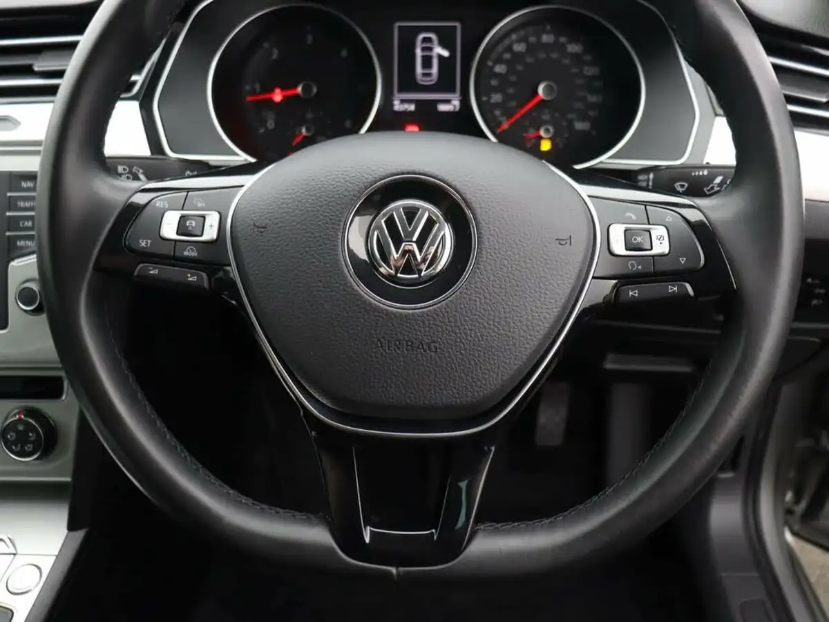 2017-volkswagen-passat-16tdi-se-business-bmtss-saloon-4d-big-26