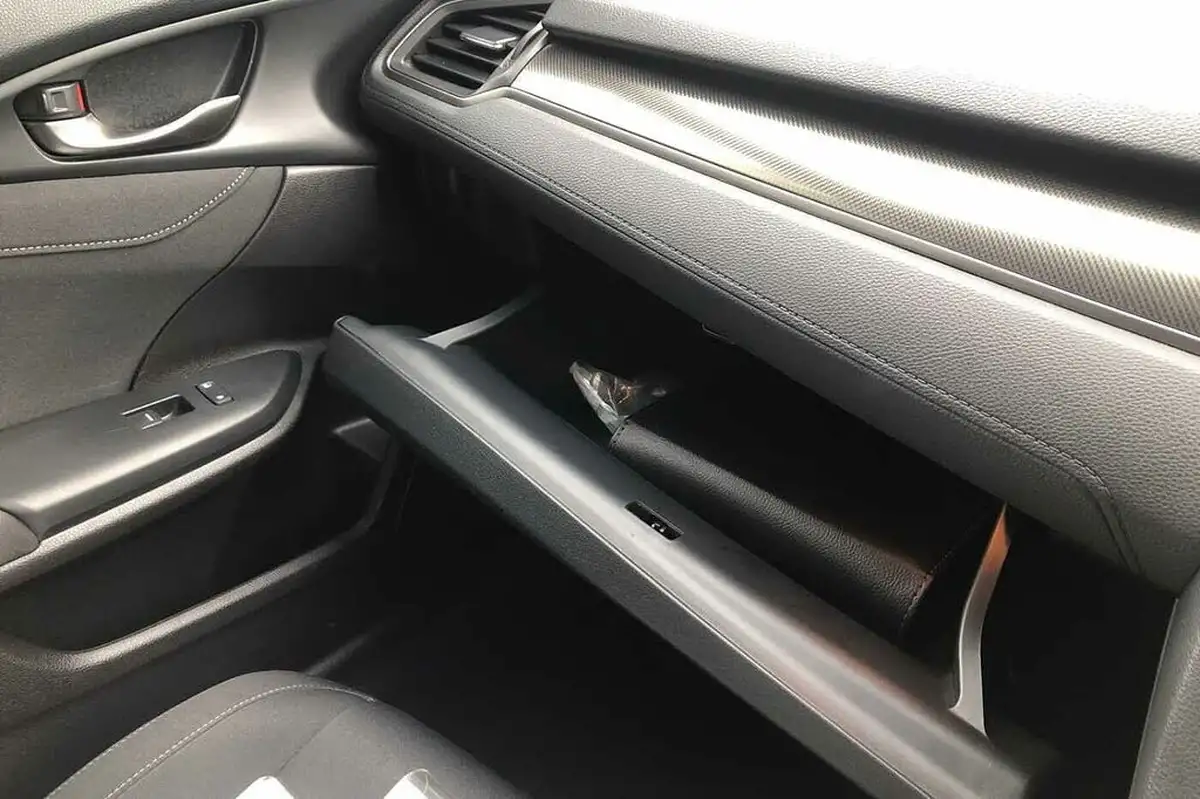 2019-honda-civic-10-vtec-turbo-sr-hatchback-5d-big-31