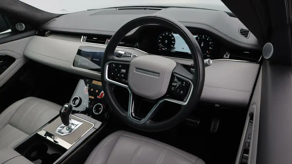 2022-land-rover-range-rover-evoque-15-p300e-autobiography-big-9