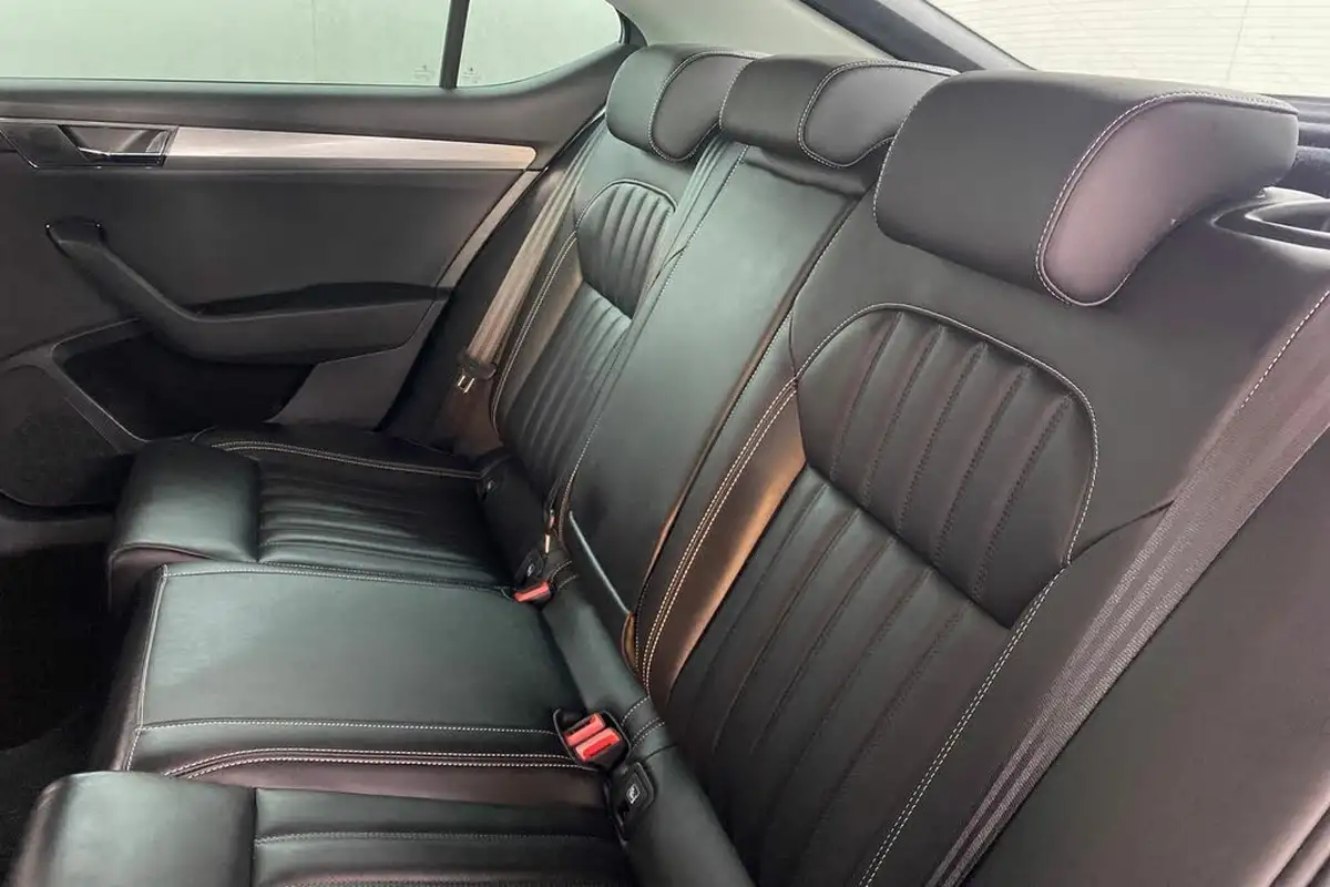 2020-skoda-superb-15-tsi-se-technology-hatchback-big-12