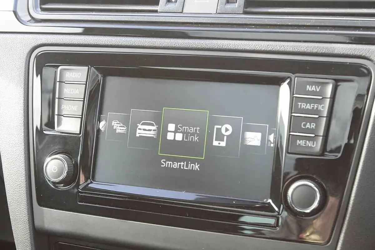 2017-skoda-rapid-spaceback-12-tsi-se-sport-big-18