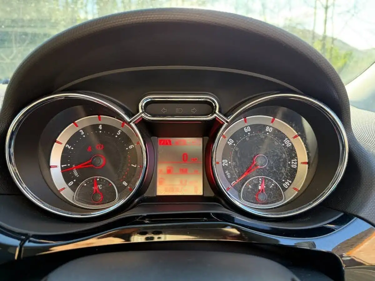 2016-vauxhall-adam-14i-vvt-16v-slam-100ps-big-13