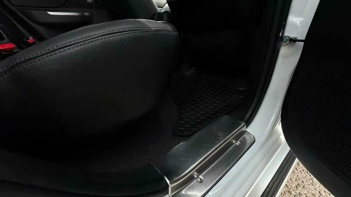 2018-mitsubishi-l200-24di-d-barbarian-eu6-big-20