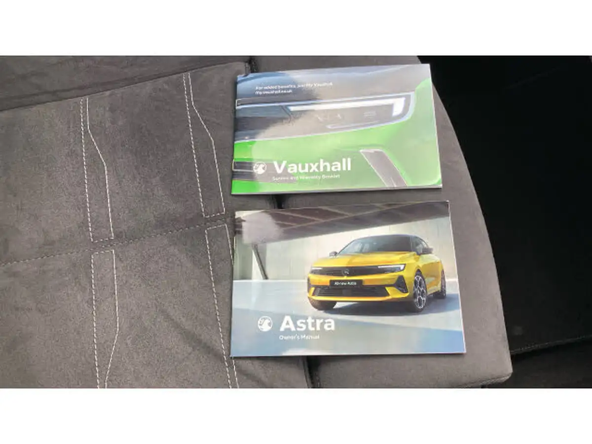 2023-vauxhall-astra-16-ultimate-hatchback-big-18
