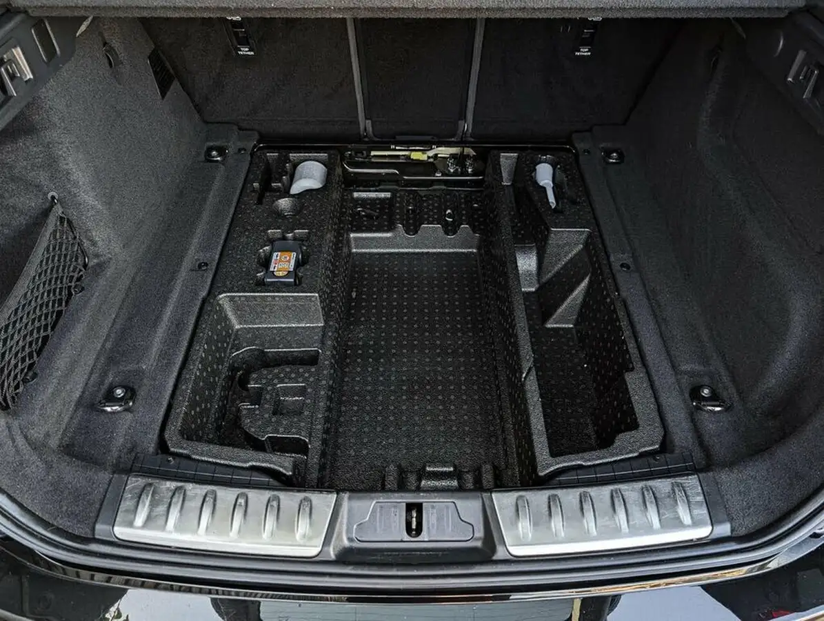 2023-jaguar-f-pace-20-d200-r-dynamic-black-big-45