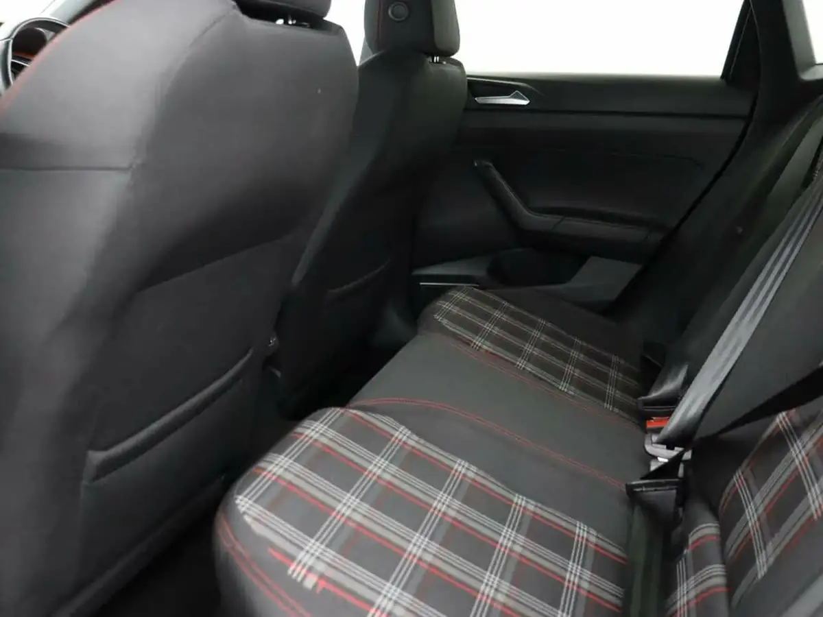 2019-volkswagen-polo-20-tsi-gti-big-12