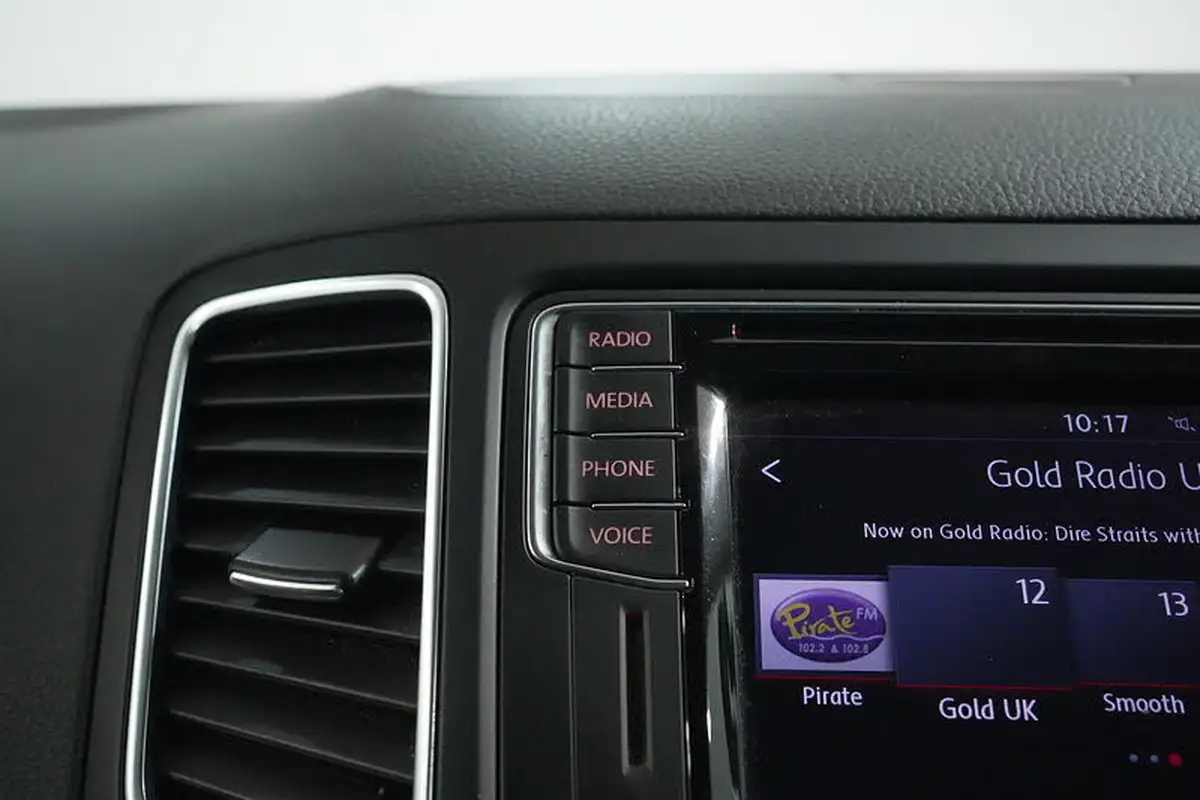 2018-volkswagen-sharan-14-tsi-se-dsg-big-34