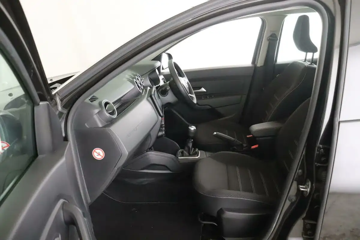 2022-dacia-duster-10-tce-comfort-90hpeu6d-4x2-window-van-big-10