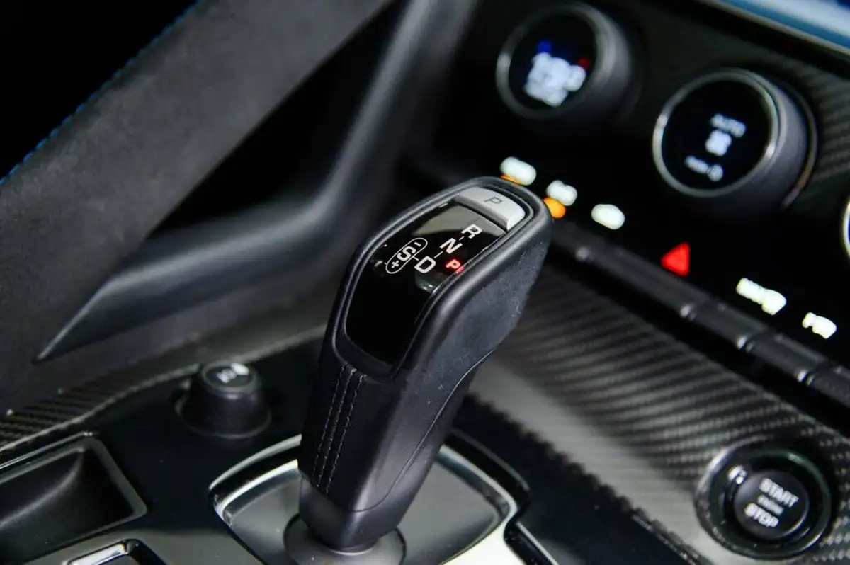 2016-jaguar-f-type-50-v8-sc-svr-coupe-big-9