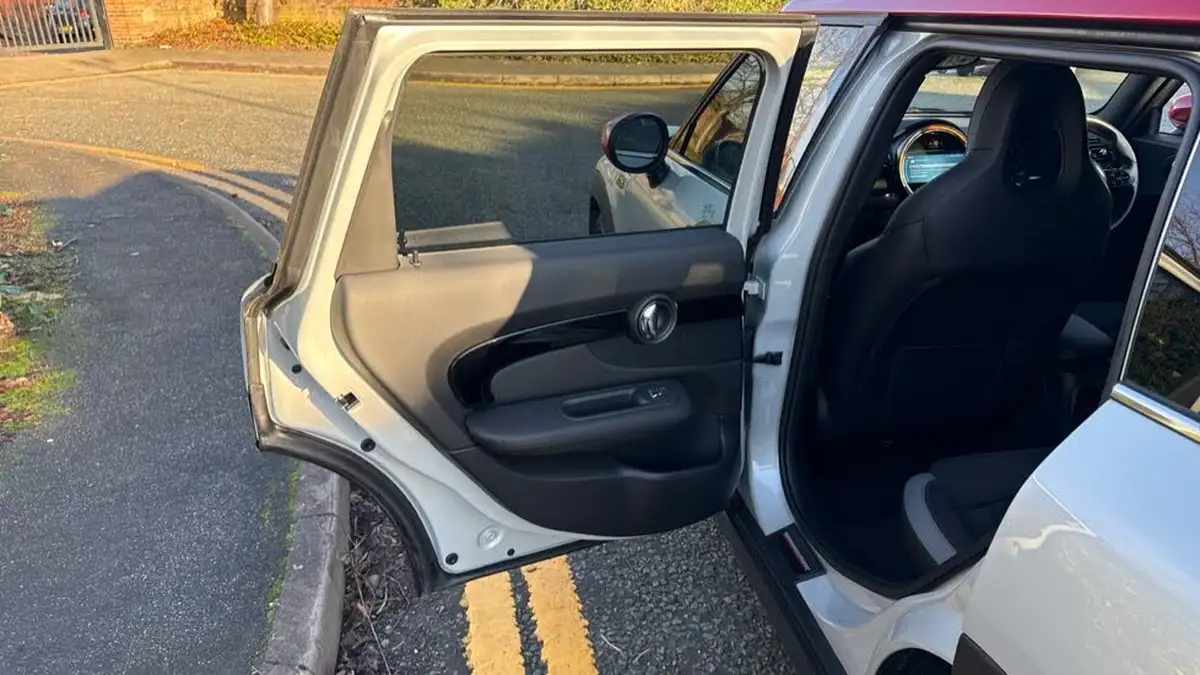 2021-mini-clubman-20-john-cooper-works-big-25