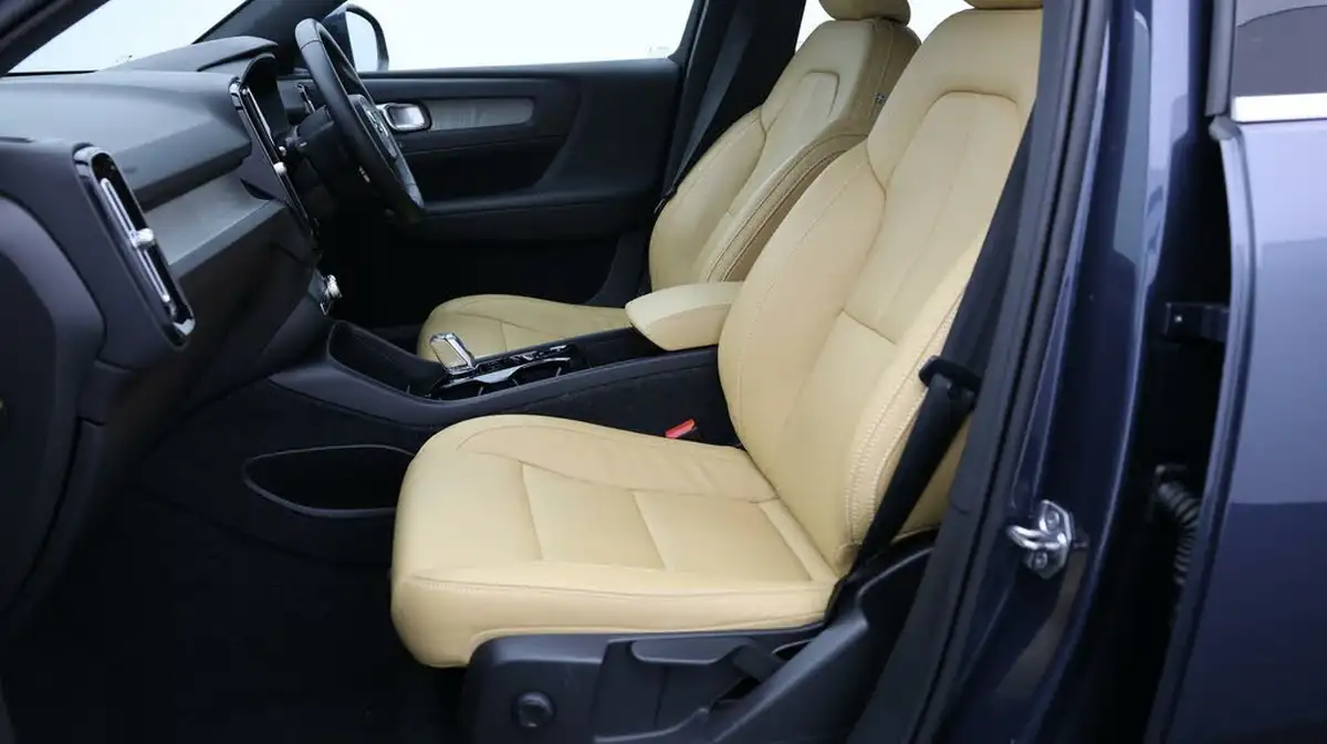 2020-volvo-xc40-15-t3-inscription-geartronic-big-13