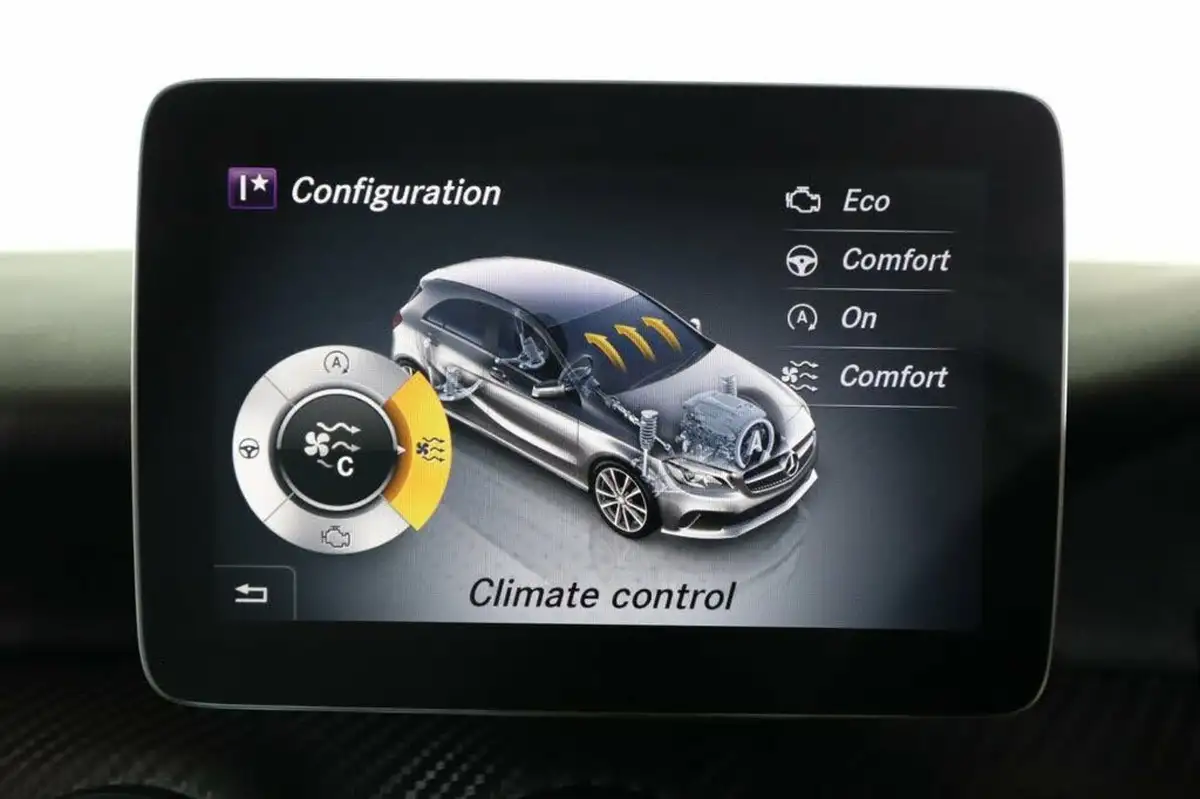 2018-mercedes-benz-a-class-16-a180-amg-line-ss-7g-dct-big-52