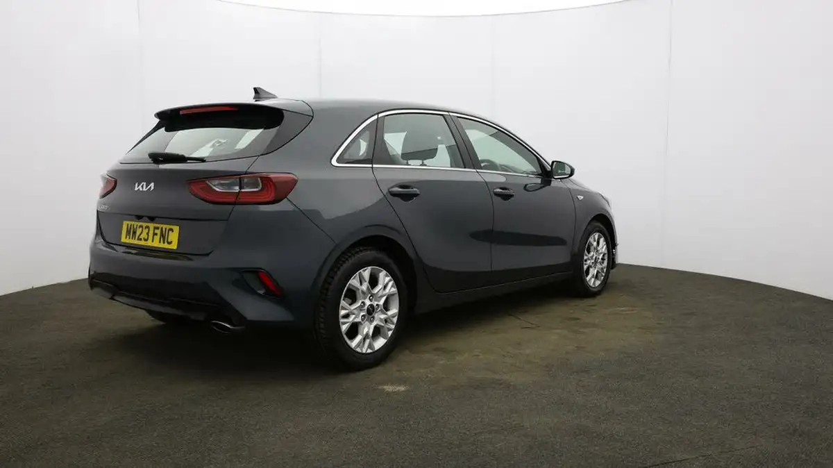 2023-kia-ceed-15-t-gdi-2-158bhp-non-adap-hatchback-big-50