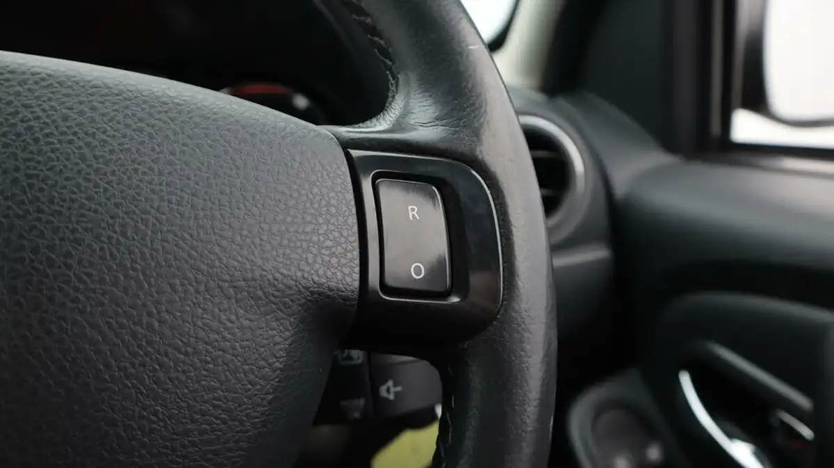 2018-dacia-duster-15dci-laureate-110bhp-4x4-ss-station-wagon-5d-big-23