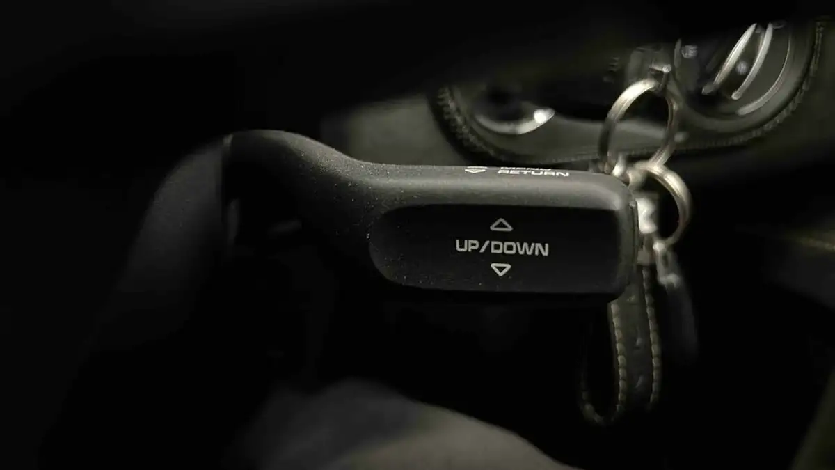 2020-porsche-cayman-718-40-cayman-gt4-big-39
