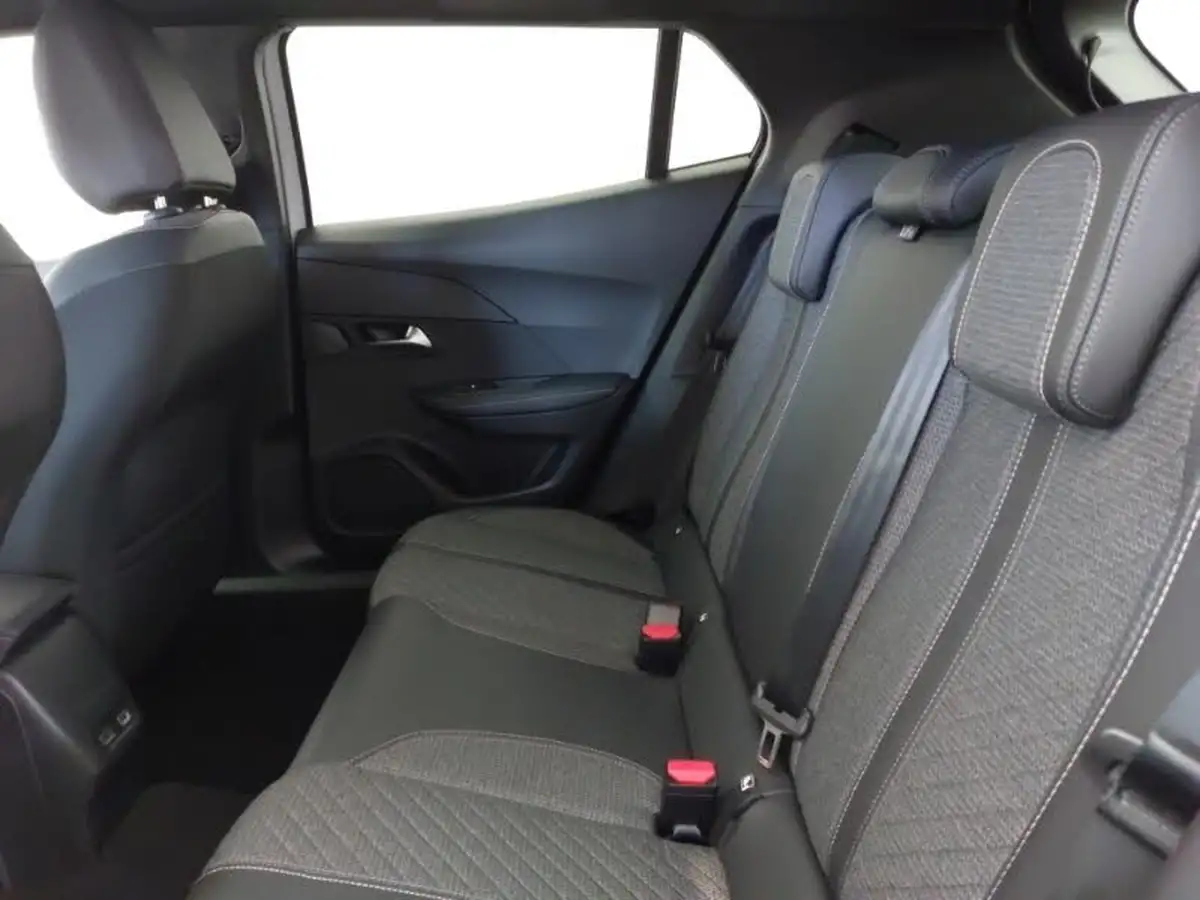 2023-peugeot-2008-suv-12-puretech-allure-eat8-big-5