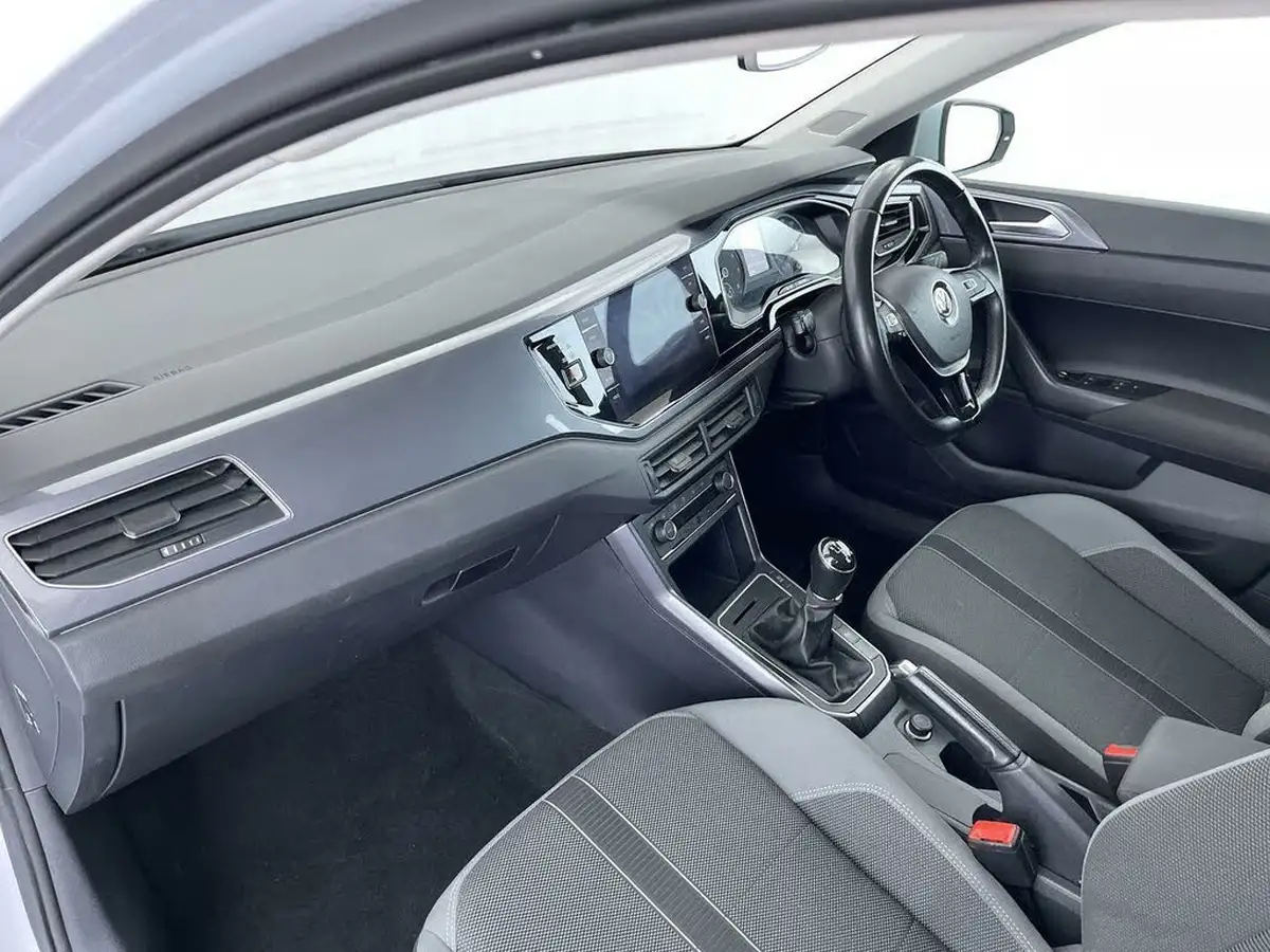 2019-volkswagen-polo-10-tsi-sel-big-30