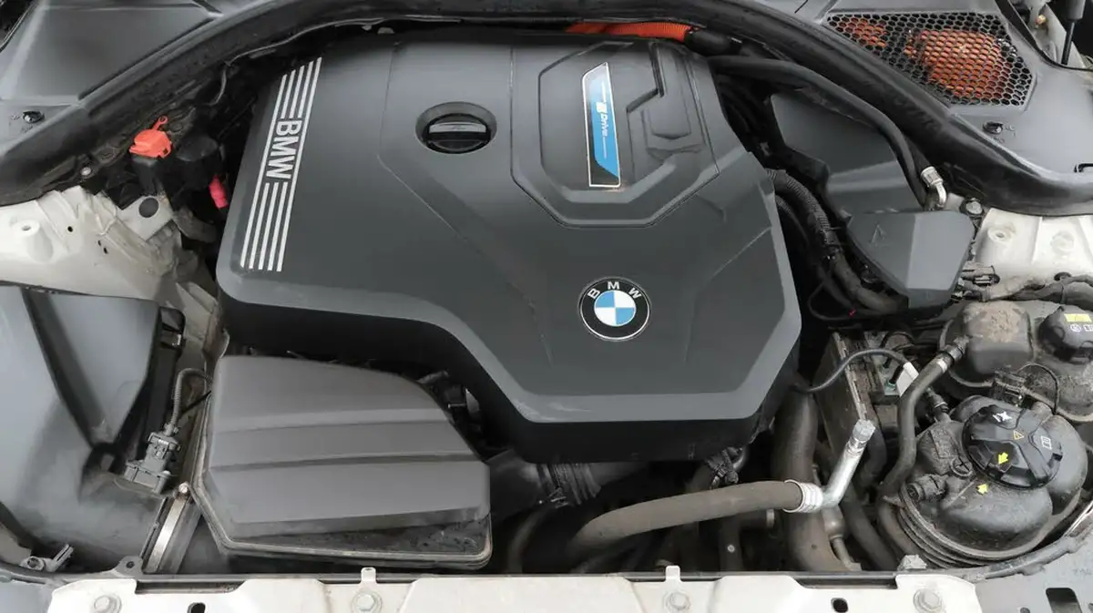 2020-bmw-3-series-20-330e-m-sport-saloon-4d-big-19