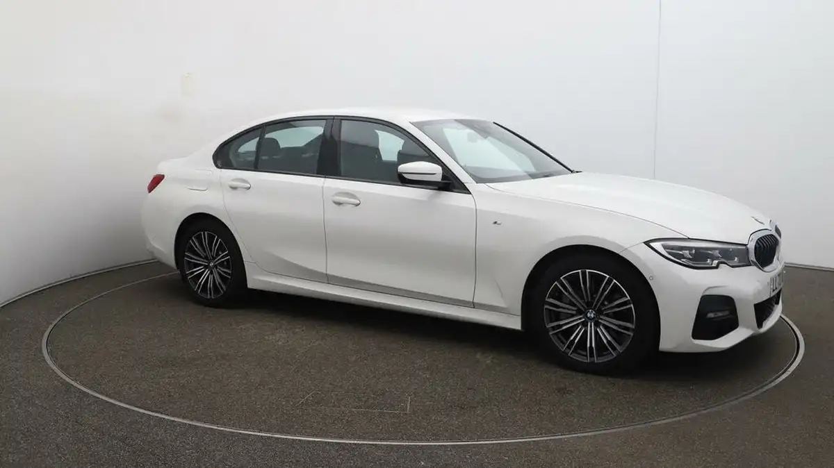 2020-bmw-3-series-20-330e-m-sport-saloon-4d-big-37