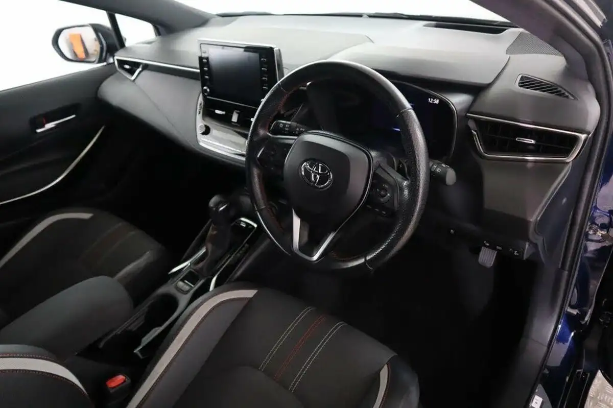 2021-toyota-corolla-20-vvt-i-gr-sport-18in-alloy-wheelstrk-touring-sports-big-23