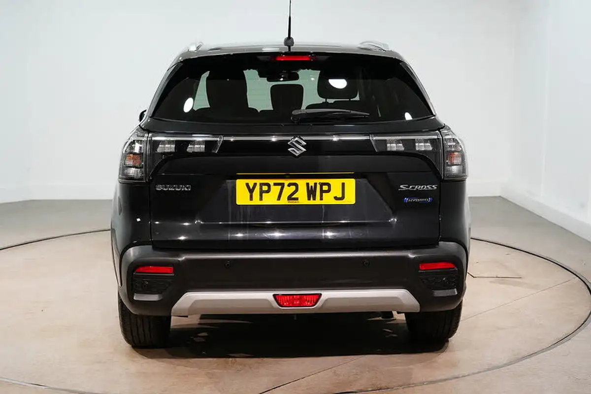 2022-suzuki-s-cross-15-motion-big-8
