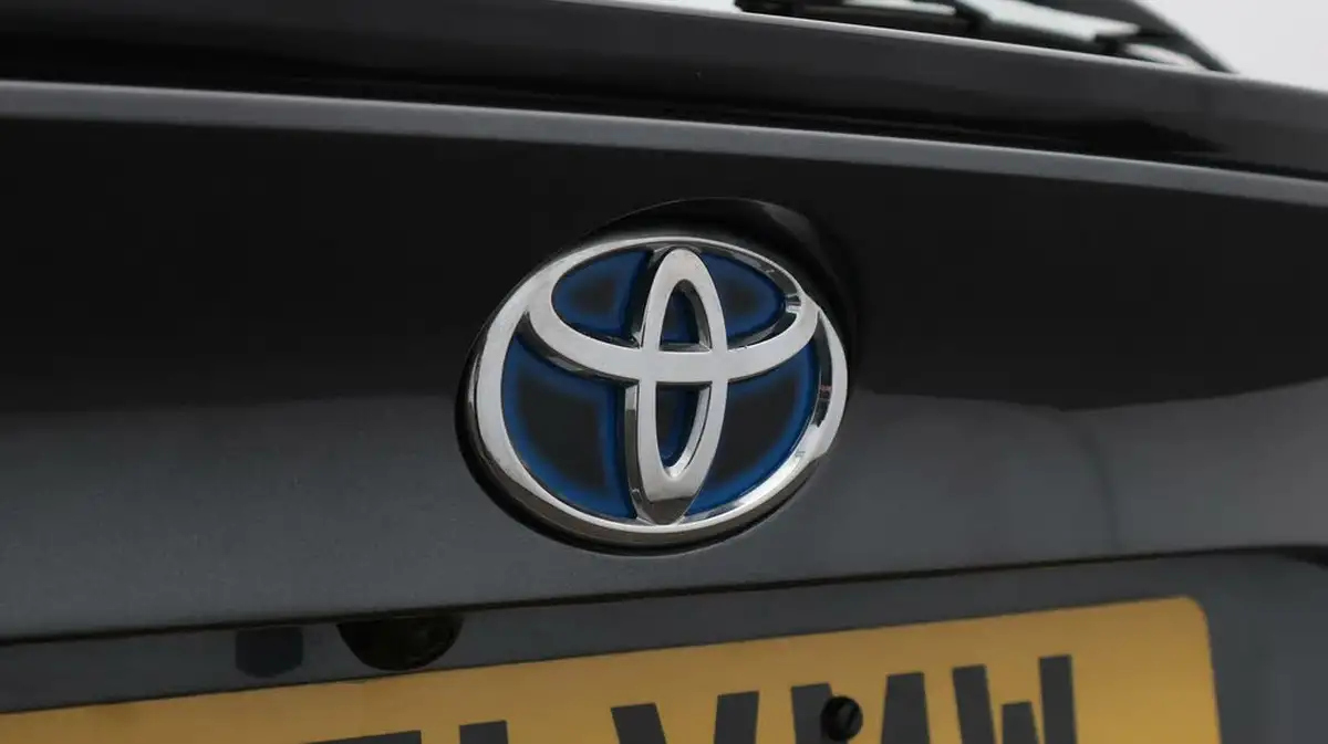 2021-toyota-c-hr-18-vvt-i-icon-big-22