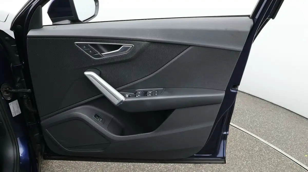 2022-audi-q2-10-30-tfsi-sport-big-15
