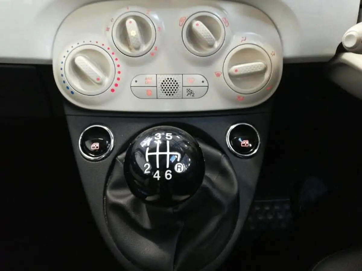 2022-fiat-500-10-dolcevita-big-11