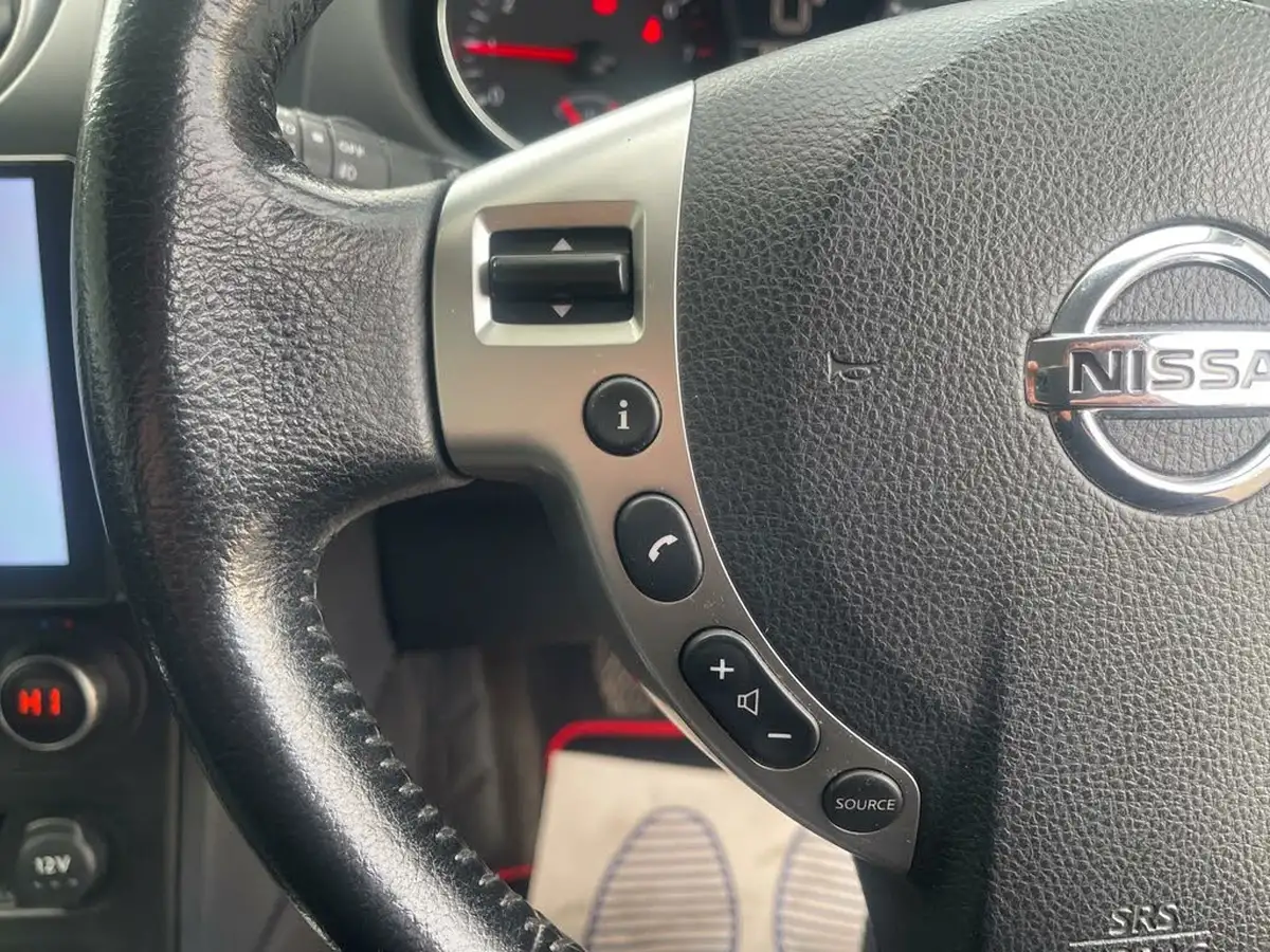 2012-nissan-qashqai-16-acenta-big-31