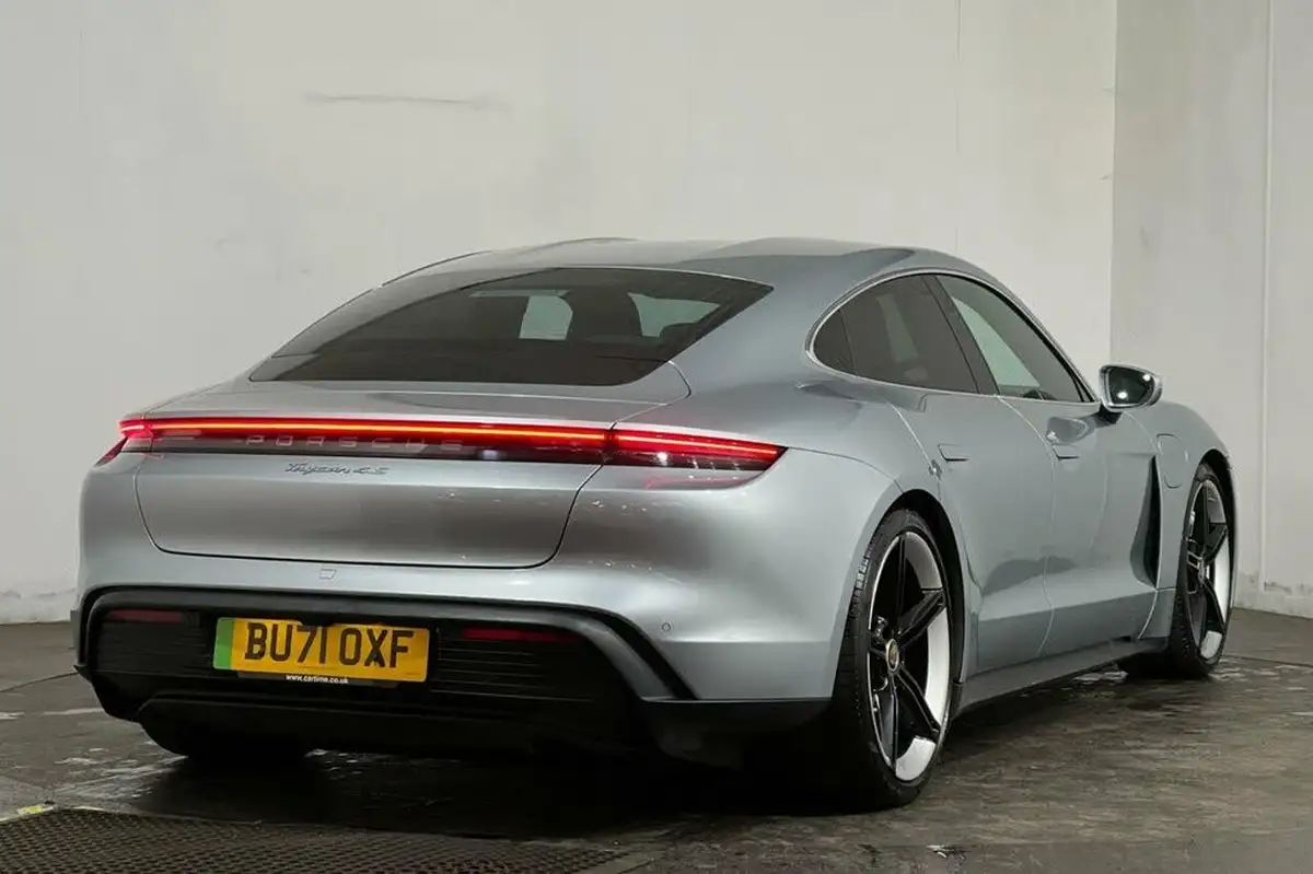 2021-porsche-taycan-e-4s-571ps-performance-battery-plus-big-19