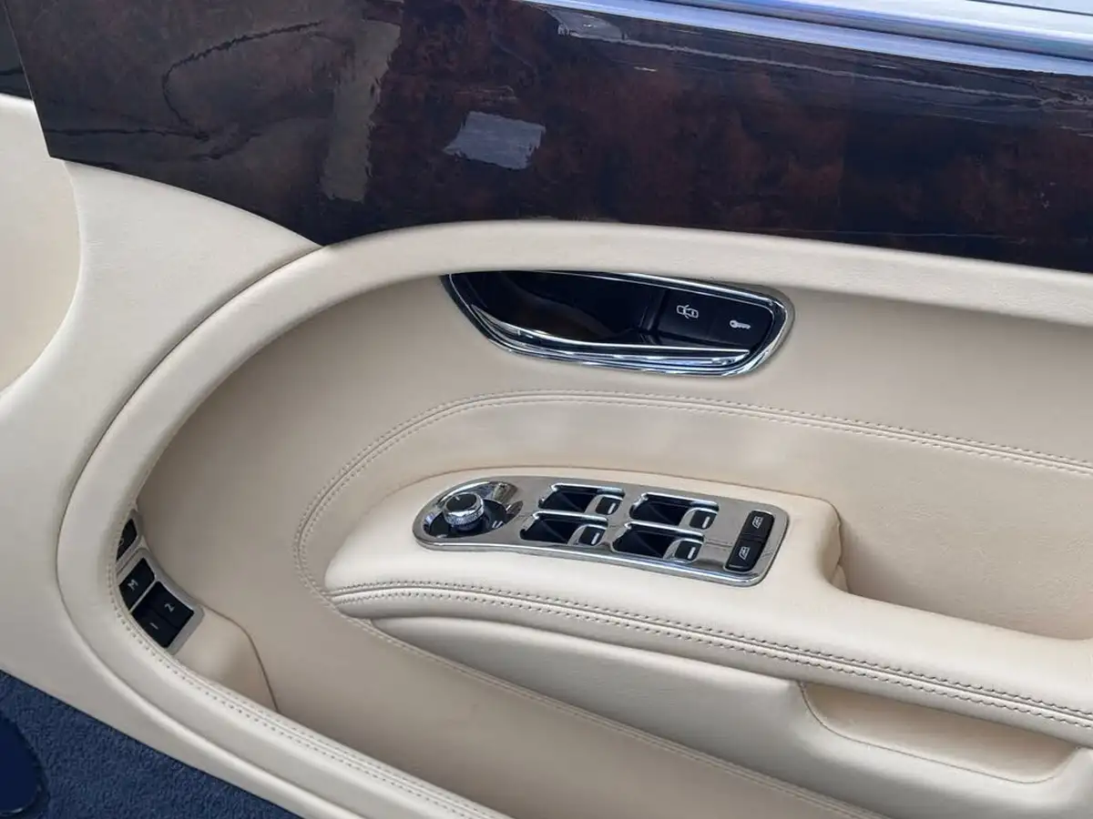 2012-bentley-mulsanne-675-big-41
