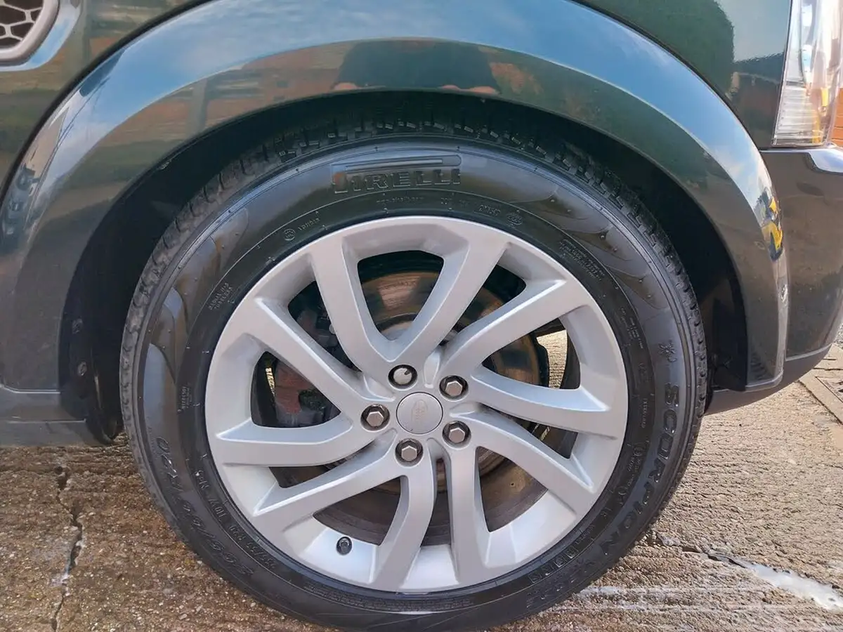 2015-land-rover-discovery-big-10