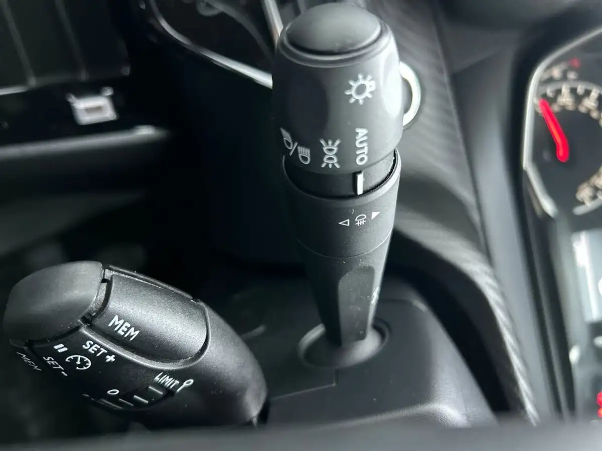 2023-peugeot-2008-suv-12-puretech-active-big-38