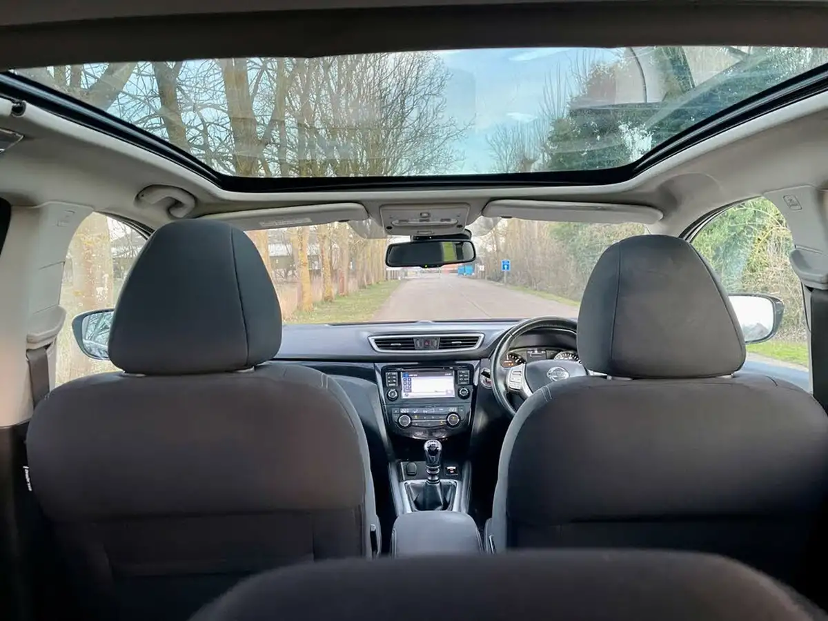 2014-nissan-qashqai-15dci-acenta-premium-big-31