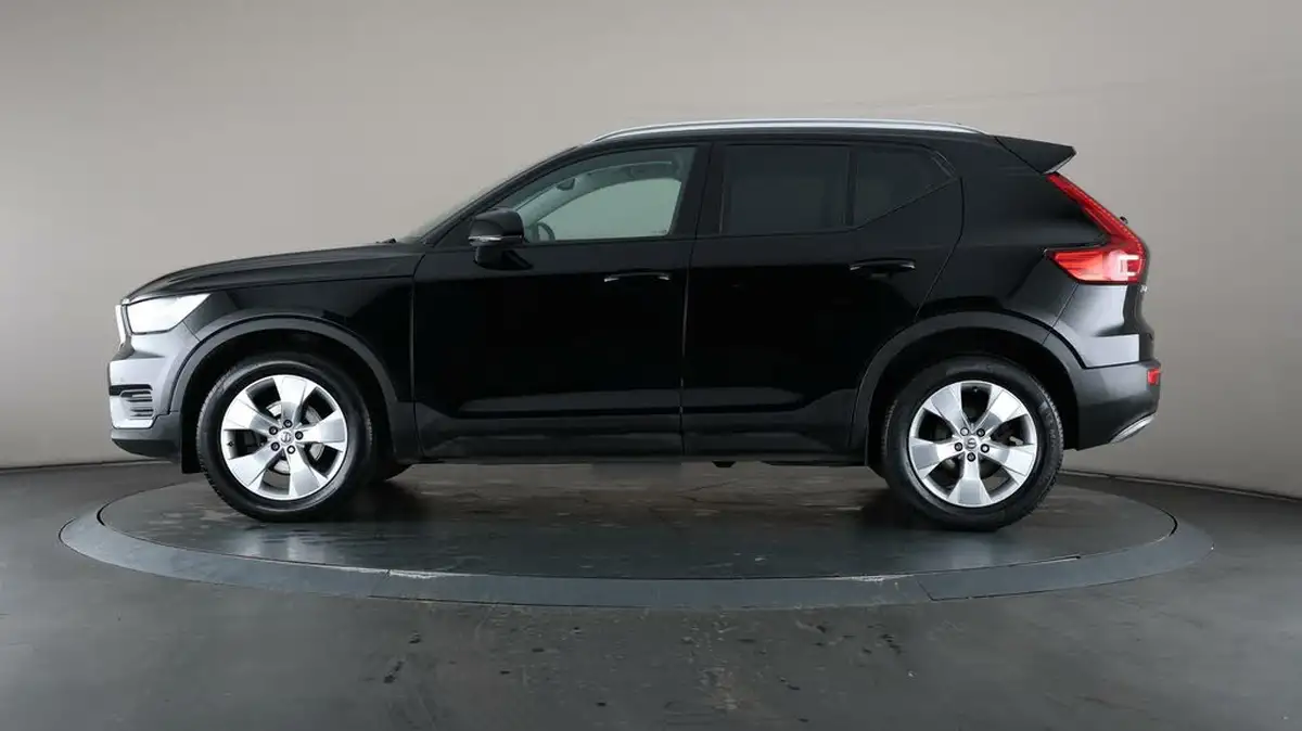2021-volvo-xc40-15-t3-momentum-163bhp-big-33