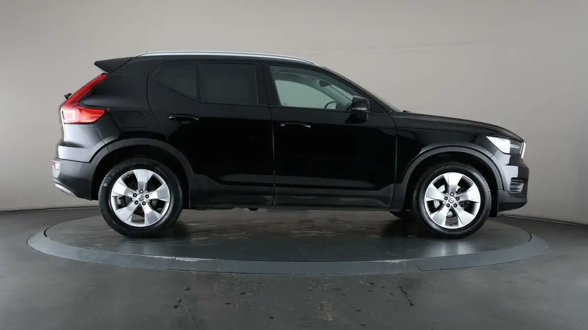 2021-volvo-xc40-15-t3-momentum-163bhp-big-57