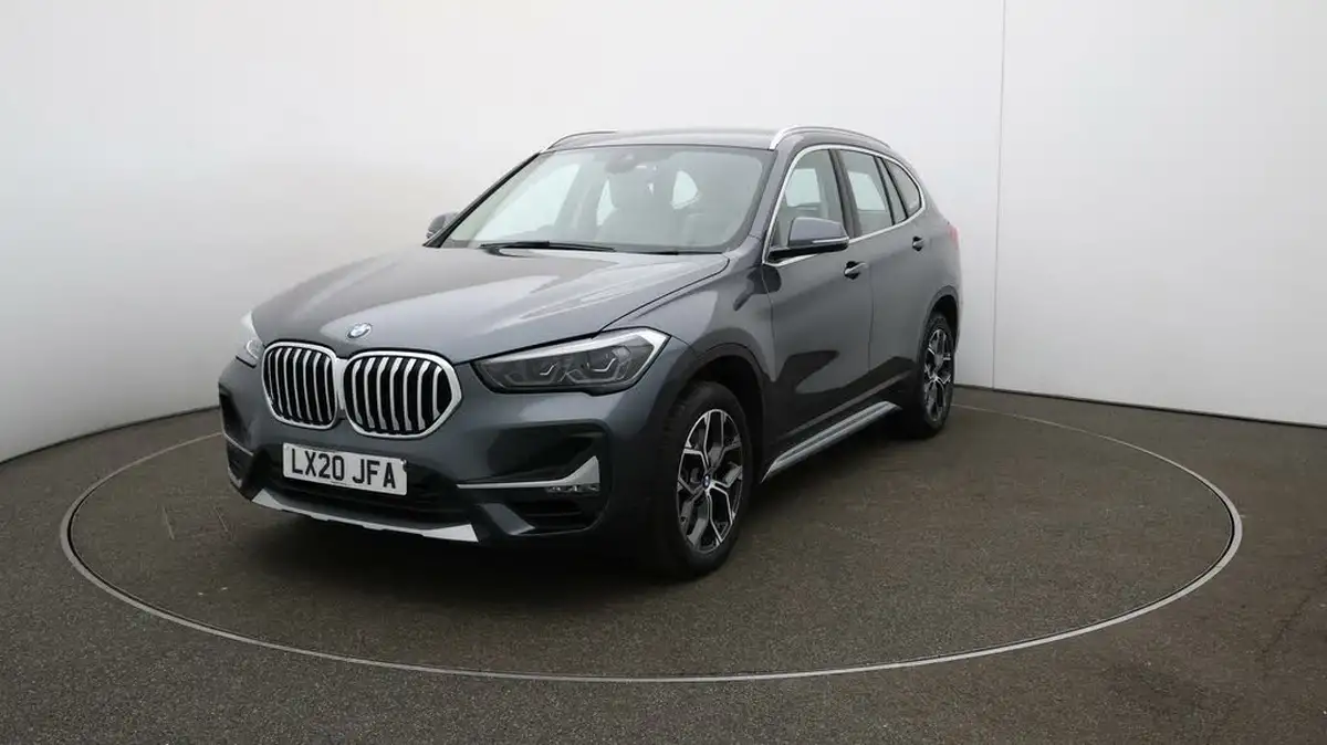 2020-bmw-x1-20-sdrive-20i-xline-big-28